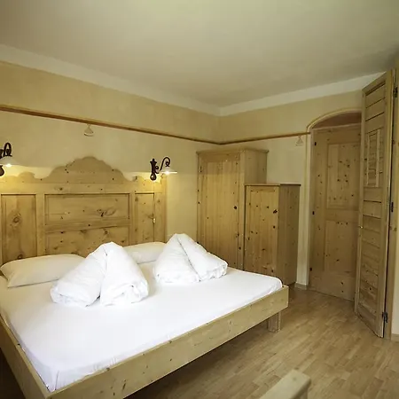 Piccolohotel Tempele Garni Отель Сан-Кандидо