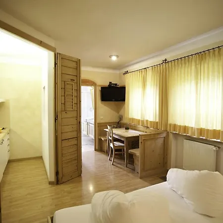 Отель Piccolohotel Tempele Garni 3*